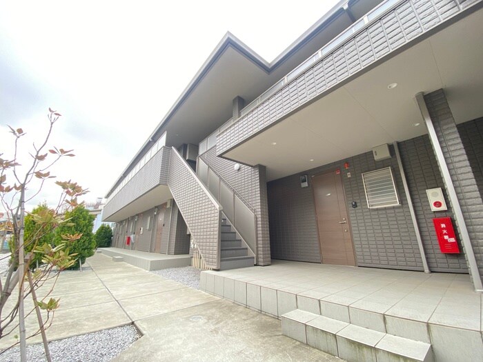 物件外観写真5　(エントランス部分)