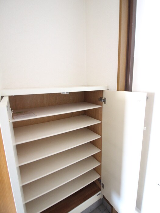 物件内観写真10　(靴箱)