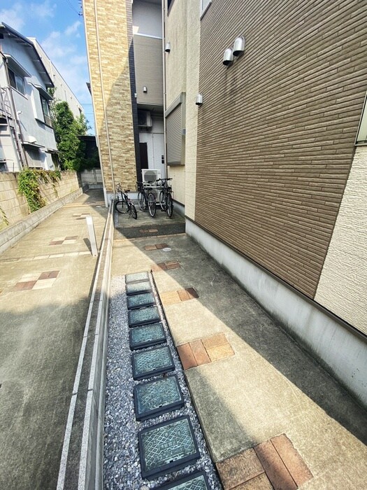 物件外観写真3　(駐輪場)