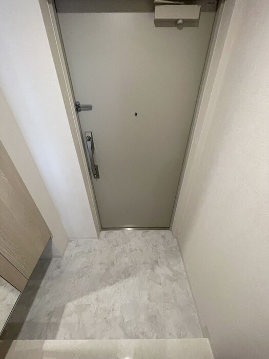 物件内観写真16　(玄関)