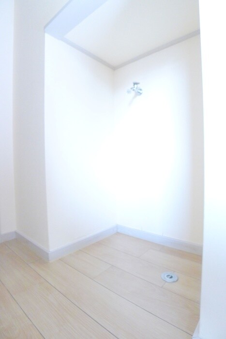 物件内観写真10　(洗濯機置場)