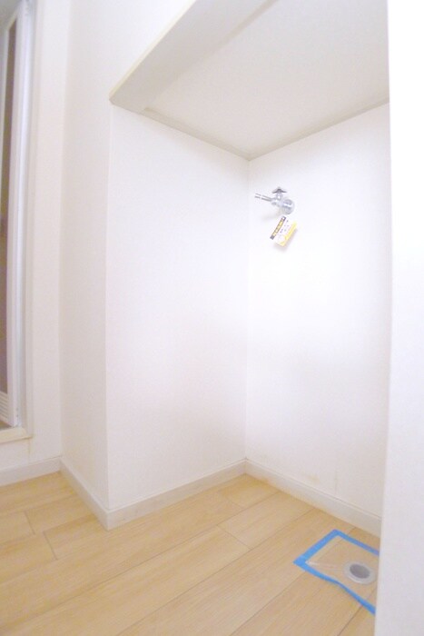 物件内観写真11　(洗濯機置場)