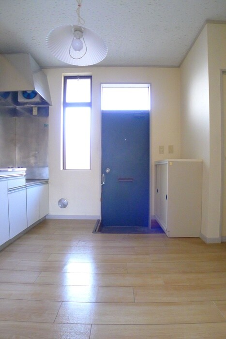 物件内観写真12　(玄関)