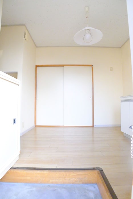 物件内観写真13　(玄関)