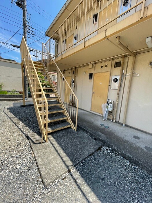 物件外観写真2　(エントランス部分)