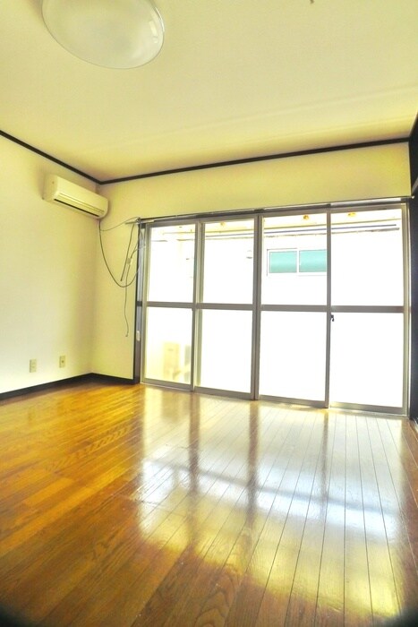 物件内観写真4　(居室)