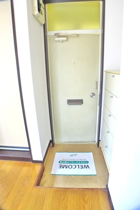 物件内観写真12　(玄関)