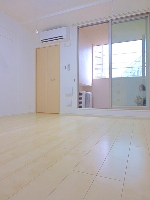 物件内観写真4　(居室)