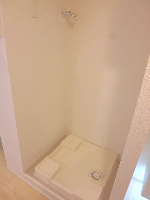 物件内観写真13　(洗濯機置場)