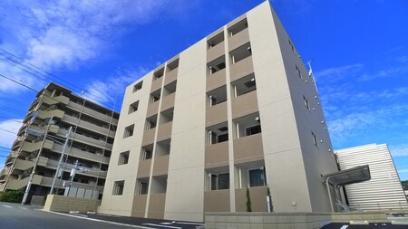 Y´S　one外観写真
