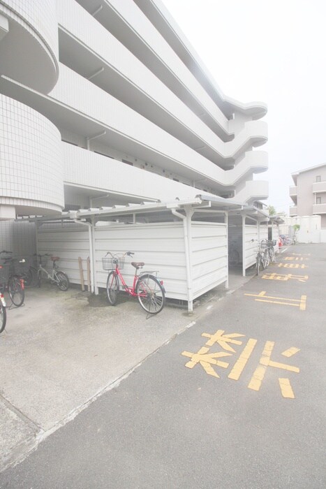 物件外観写真5　(駐輪場)