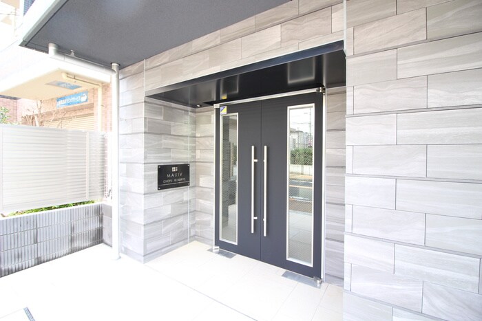 物件外観写真3　(エントランス部分)