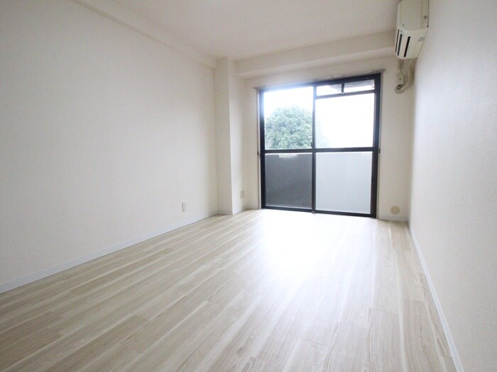 物件内観写真10　(居室)