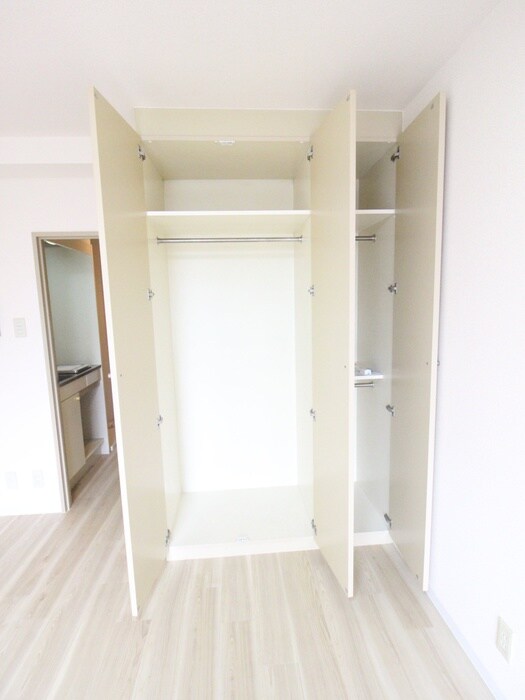 物件内観写真11　(収納)