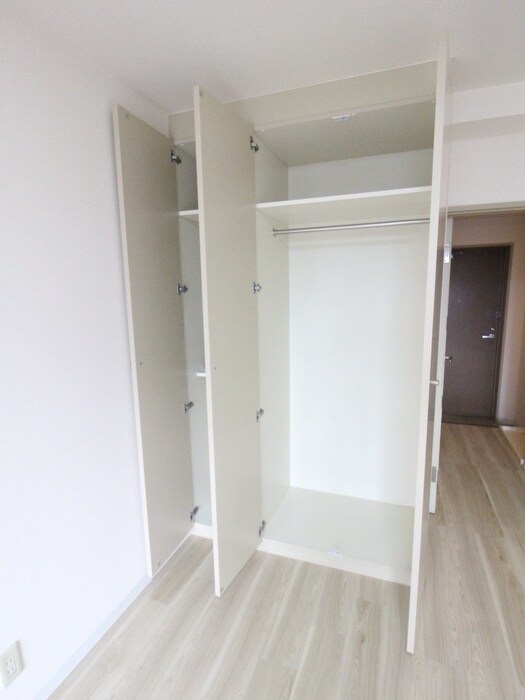 物件内観写真11　(収納)