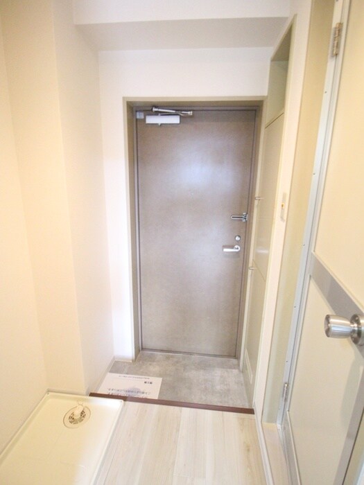 物件内観写真18　(玄関)