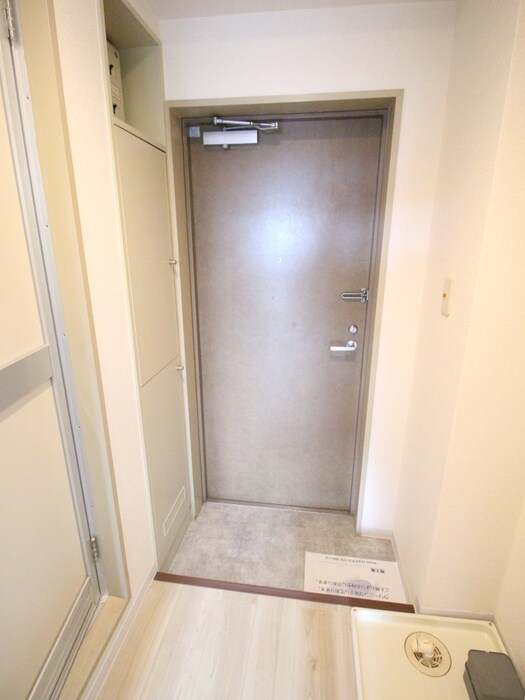 物件内観写真18　(玄関)