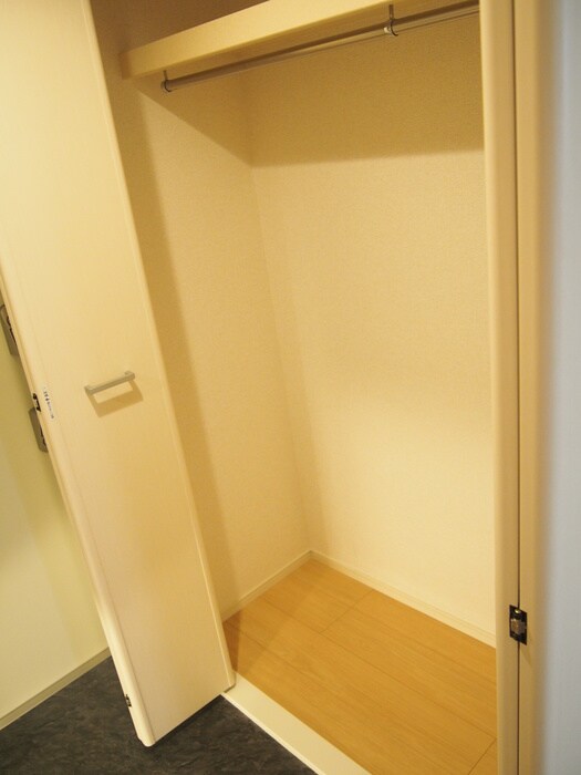 物件内観写真12　(収納)