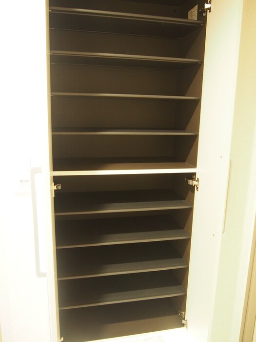 物件内観写真13　(靴箱)