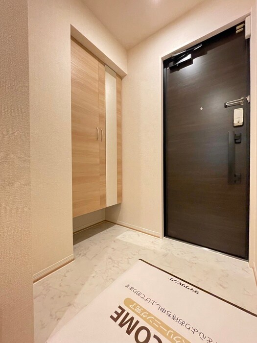 物件内観写真14　(玄関)