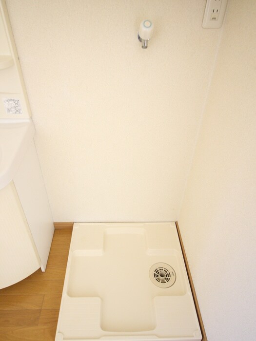 物件内観写真17　(洗濯機置場)