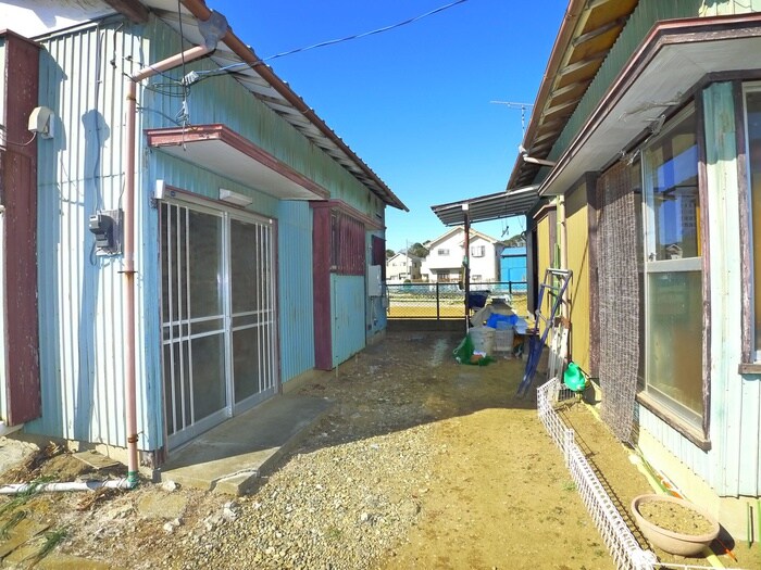 物件外観写真3　(エントランス部分)