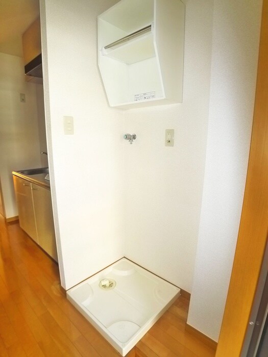 物件内観写真12　(洗濯機置場)