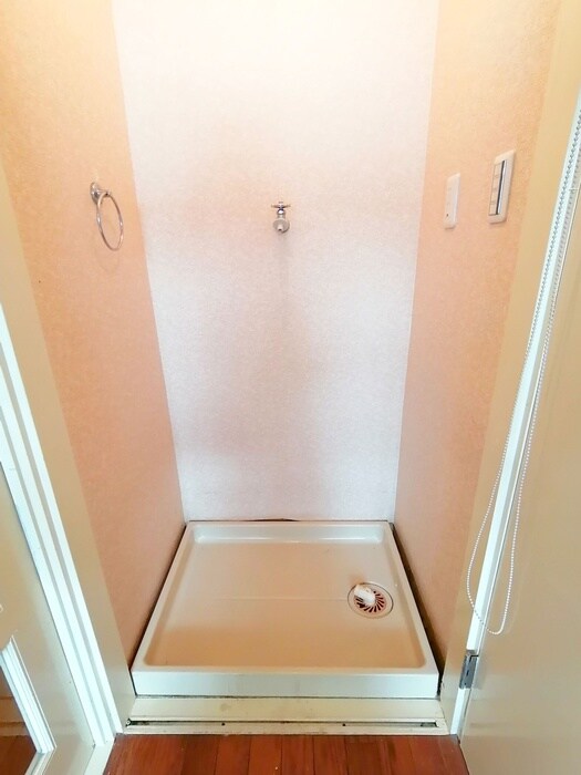 物件内観写真15　(洗濯機置場)