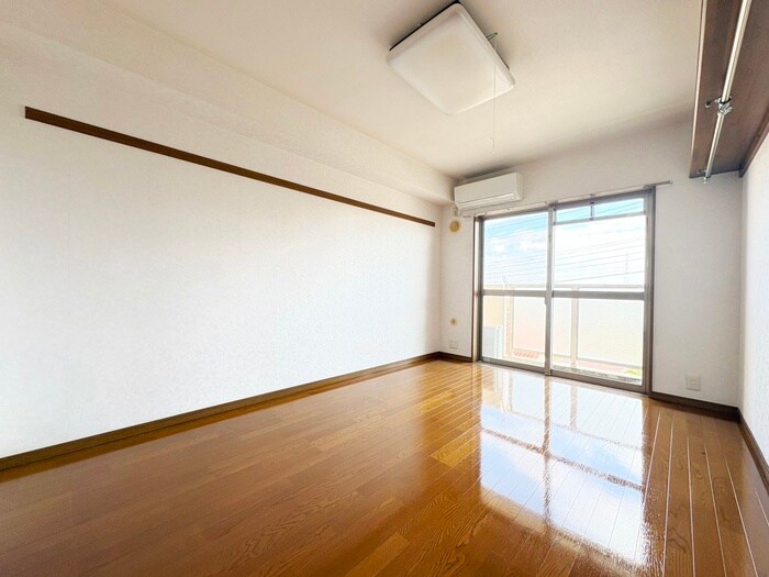 物件内観写真8　(居室)