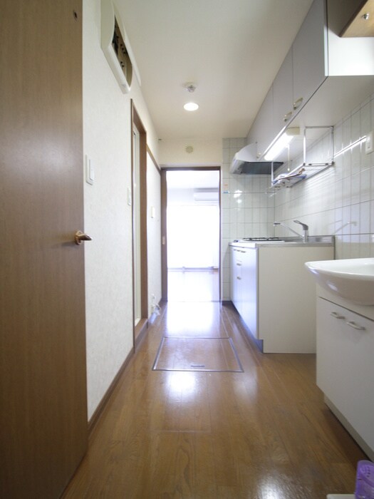 物件内観写真14　(廊下)