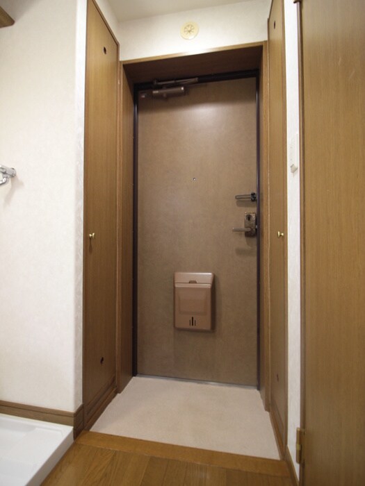 物件内観写真15　(玄関)