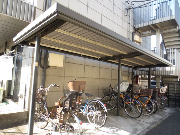 物件外観写真3　(駐輪場)
