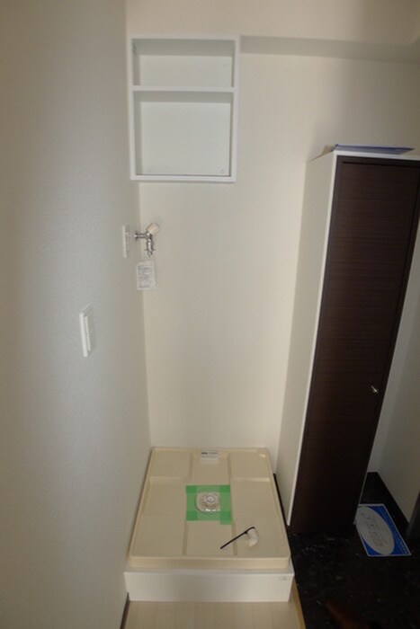 物件内観写真15　(洗濯機置場)