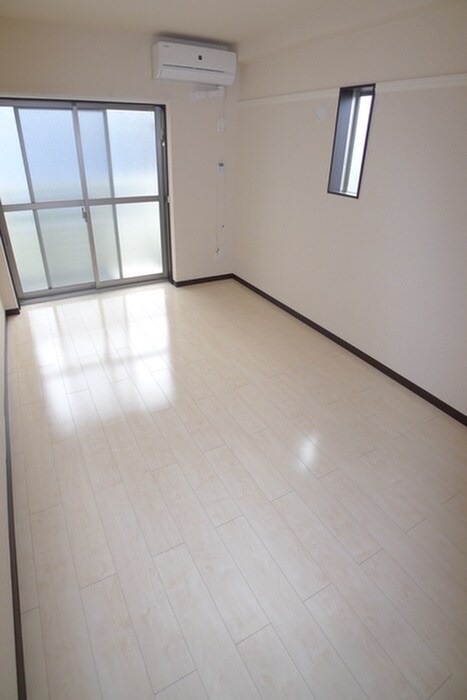 物件内観写真16　(室内からの展望)