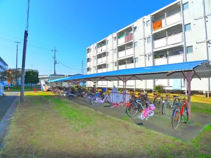 物件外観写真3　(駐輪場)