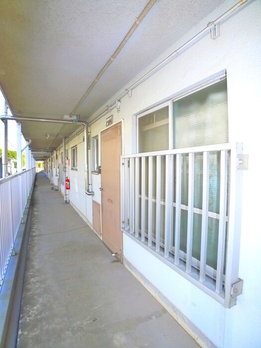 物件外観写真6　(エントランス部分)