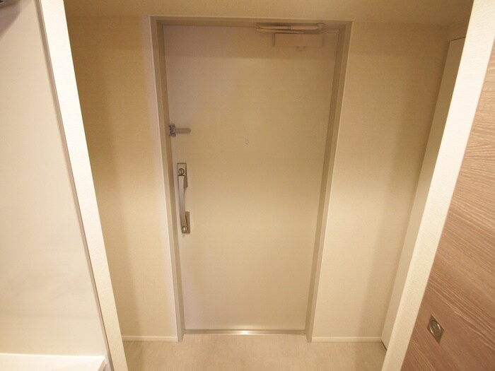 物件内観写真14　(玄関)