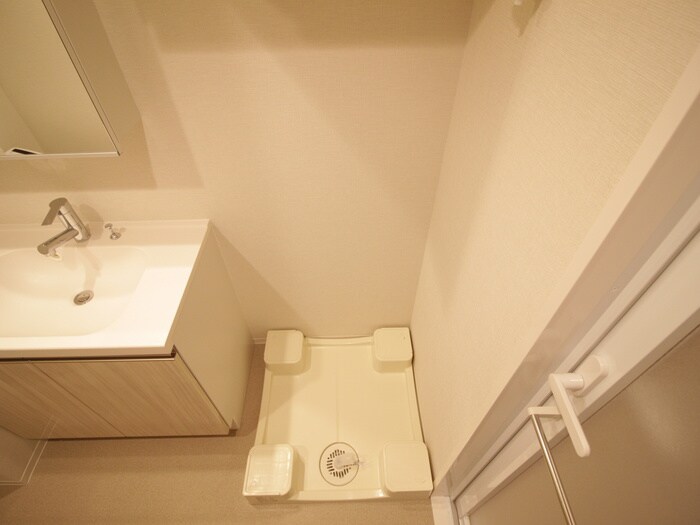 物件内観写真18　(洗濯機置場)