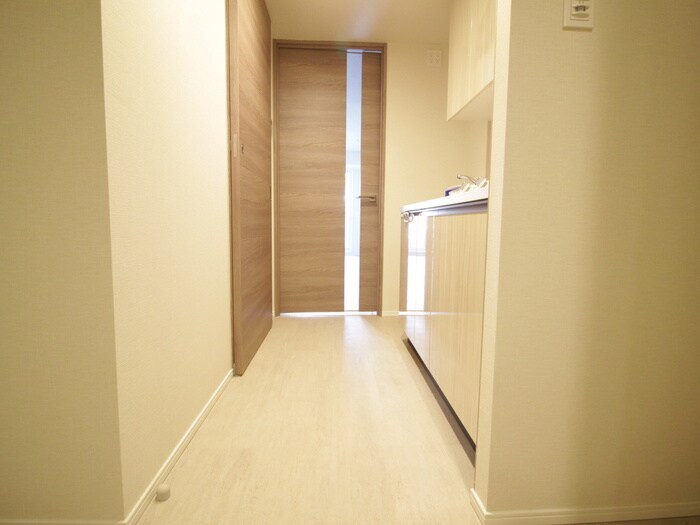 物件内観写真19　(廊下)