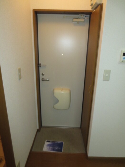 物件内観写真14　(玄関)