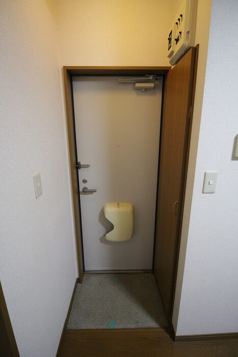 物件内観写真18　(玄関)