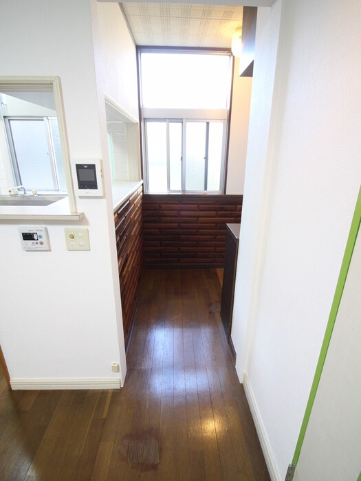 物件内観写真17　(廊下)