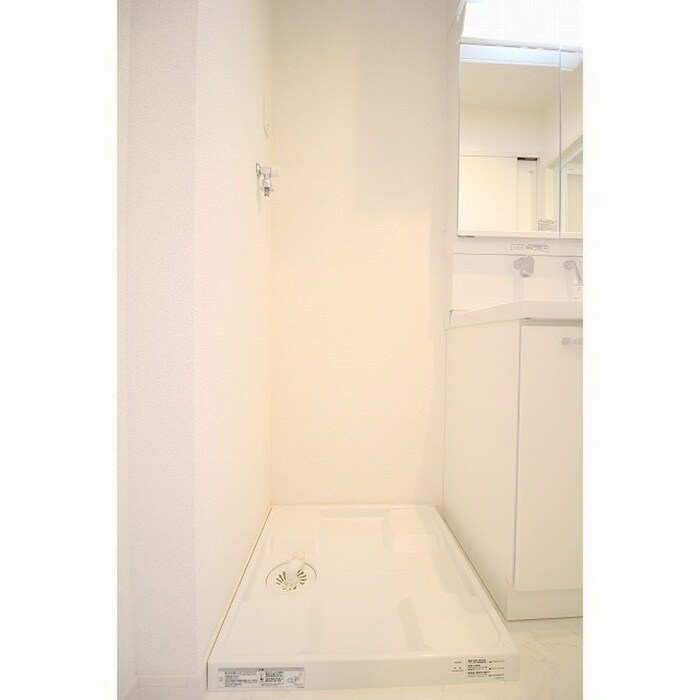 物件内観写真14　(洗濯機置場)