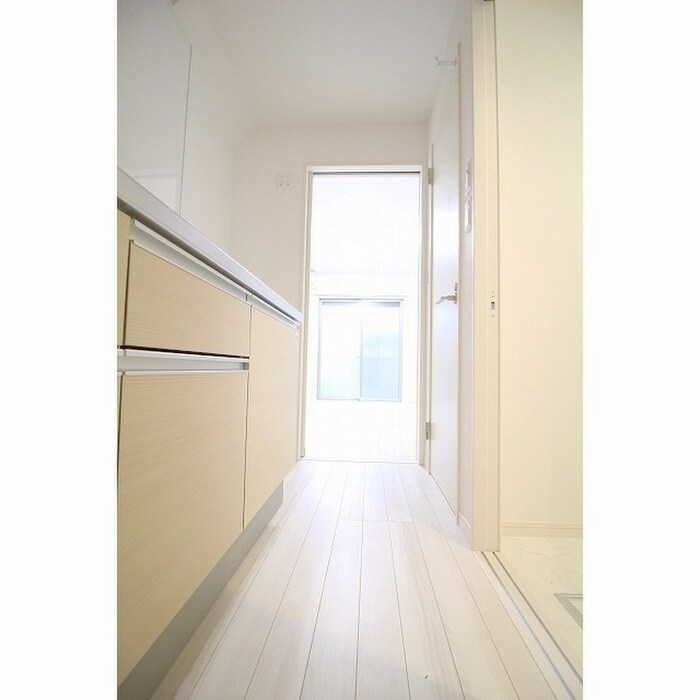 物件内観写真18　(廊下)
