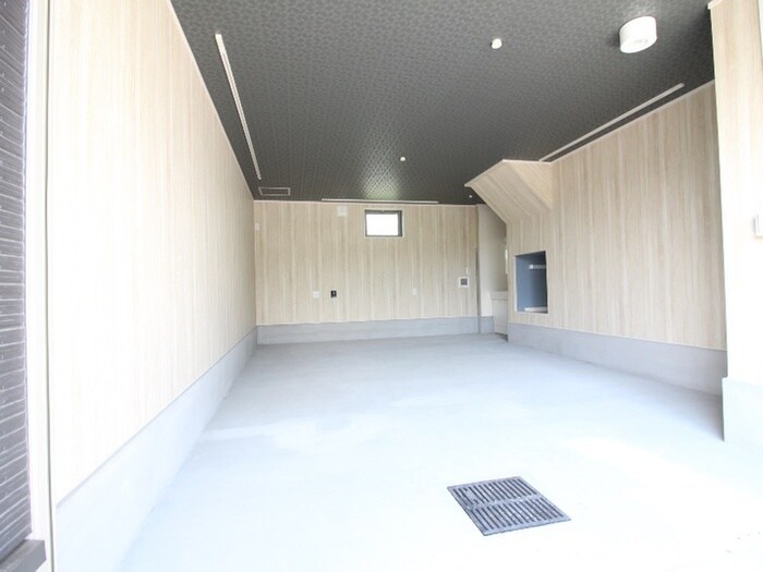 物件外観写真4　(駐車場)