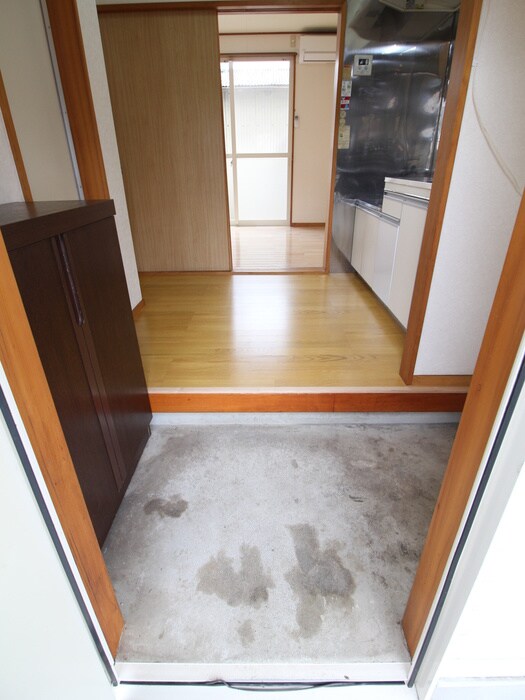 物件内観写真12　(玄関)