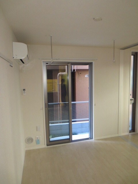 物件内観写真4　(居室)