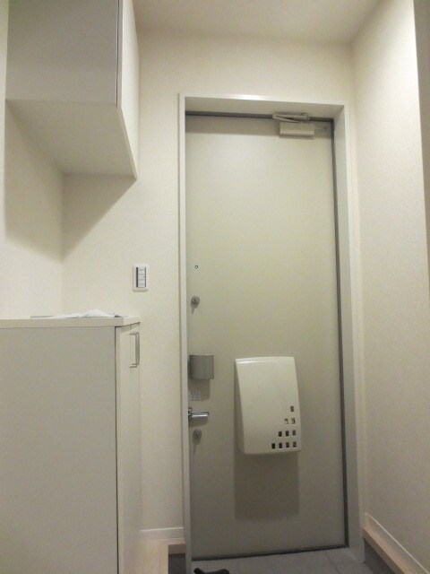 物件内観写真12　(玄関)