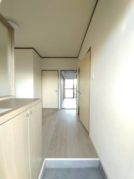 物件内観写真21　(廊下)