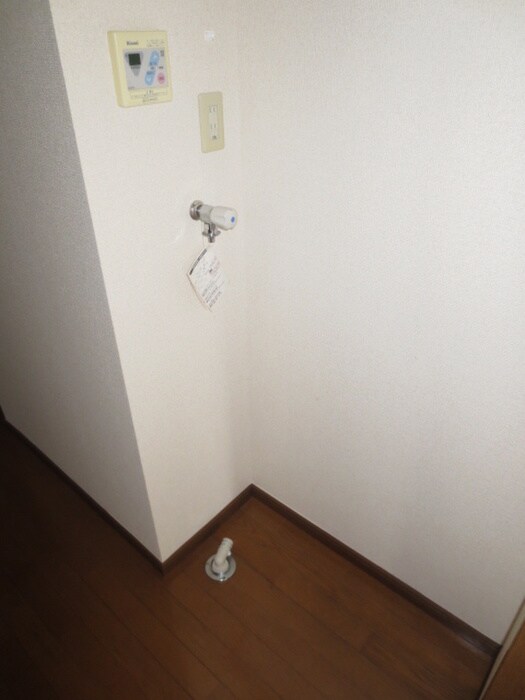 物件内観写真11　(洗濯機置場)